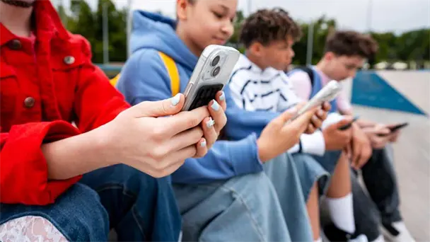 México debate regulación del uso de celulares en escuelas para ciclo 2026-2027 México debate regulación del uso de celulares en escuelas para ciclo 2026-2027