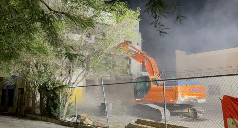 Inician trabajos de demolición del antiguo edificio de la Procuraduría en Hermosillo Inician trabajos de demolición del antiguo edificio de la Procuraduría en Hermosillo