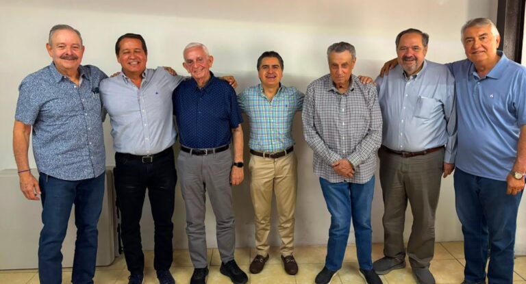 Gildardo Real reúne a referentes del PAN para dialogar sobre el futuro de Hermosillo Gildardo Real reúne a referentes del PAN para dialogar sobre el futuro de Hermosillo