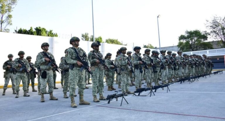 Despliegue de 2 mil militares en Culiacán para reforzar seguridad tras jornada violenta Despliegue de 2 mil militares en Culiacán para reforzar seguridad tras jornada violenta