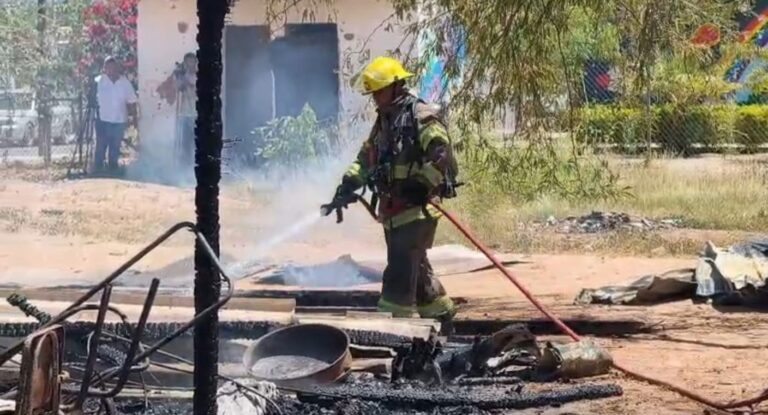 Incendio destruye iglesia San Miguel Arcángel en Hermosillo