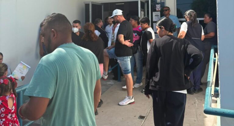 Derrame de ácido muriático provoca evacuación en IMSS Bienestar Hermosillo Derrame de ácido muriático provoca evacuación en IMSS Bienestar Hermosillo