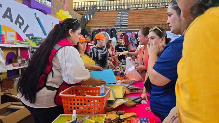 Bazar Escolar DIF Sonora en Hermosillo ofrece descuentos de hasta 60% Bazar Escolar DIF Sonora en Hermosillo ofrece descuentos de hasta 60%