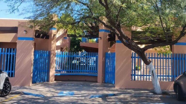 Evacuación preventiva en escuela Alfaes por reporte de incendio en Hermosillo