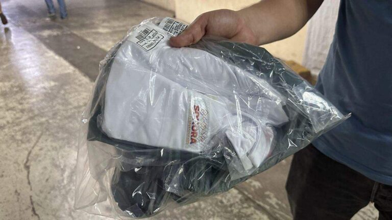 Inicia en Hermosillo entrega gratuita de uniformes escolares para más de 65 mil estudiantes Inicia en Hermosillo entrega gratuita de uniformes escolares para más de 65 mil estudiantes