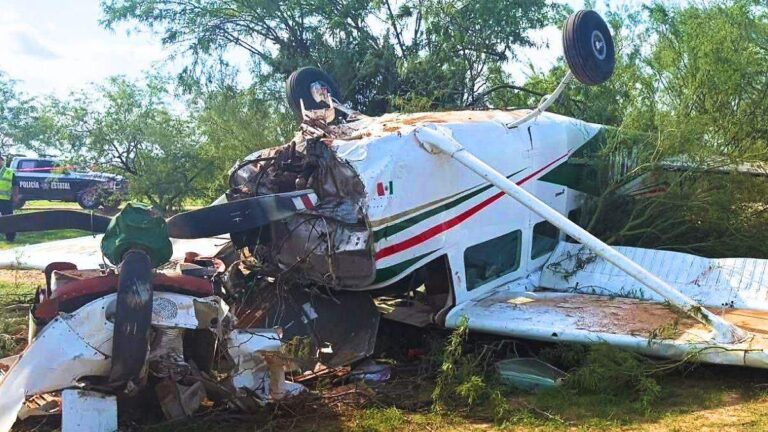 Avioneta Cessna 206 se desploma al sur de Hermosillo; tres personas resultan lesionadas Avioneta Cessna 206 se desploma al sur de Hermosillo; tres personas resultan lesionadas