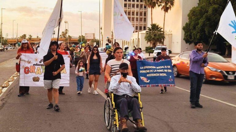 Covafam realiza segunda marcha pacífica por la educación inicial en Hermosillo