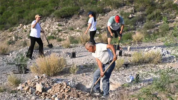 Jornada Nacional de Reforestación en Cerro de La Cementera reúne a ciudadanos y autoridades Jornada Nacional de Reforestación en Cerro de La Cementera reúne a ciudadanos y autoridades