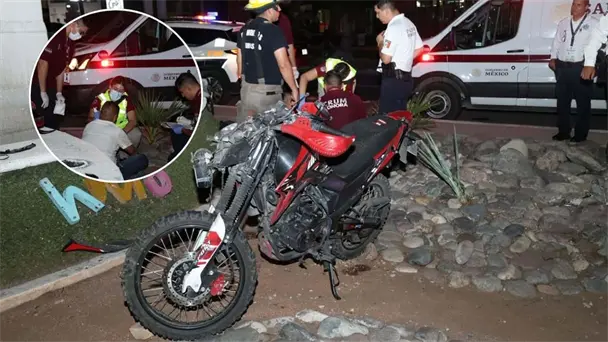 Motociclista lesionado tras choque con pickup en Hermosillo Motociclista lesionado tras choque con pickup en Hermosillo