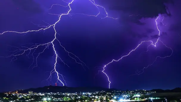 Alerta en Hermosillo por tormenta eléctrica con vientos fuertes esta madrugada Alerta en Hermosillo por tormenta eléctrica con vientos fuertes esta madrugada