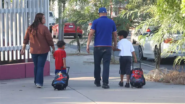 Regreso a clases en Sonora: 500 mil estudiantes inician ciclo escolar 2026-2027 Regreso a clases en Sonora: 500 mil estudiantes inician ciclo escolar 2026-2027