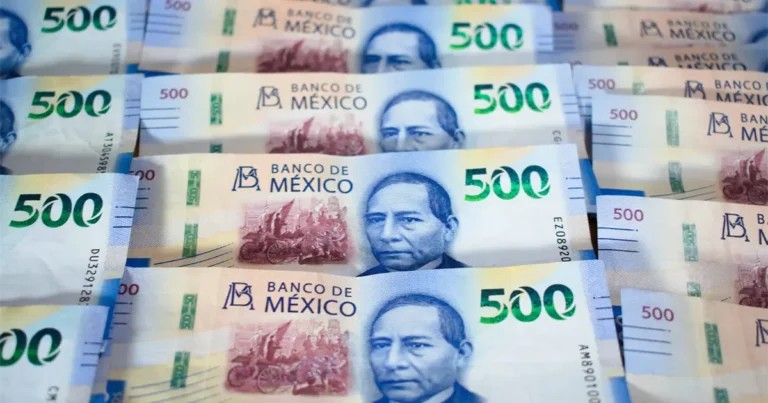 Peso mexicano cierra septiembre de 2026 cerca de 18 por dólar con caída mensual de 5.9%
