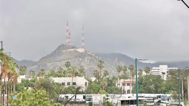 Lluvias y fuertes vientos afectan Hermosillo la mañana del 16 de septiembre