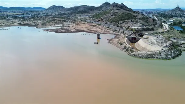 Ruptura de línea de agua afecta a 56 colonias del norte alto de Hermosillo