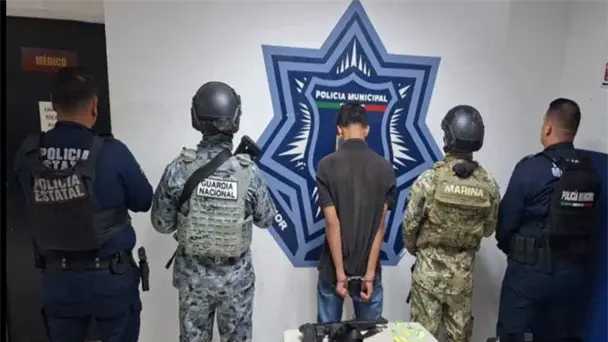 Detienen a dos adolescentes con AK-47 y droga en Ciudad Obregón