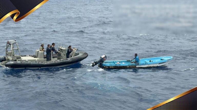 Secretaría de Marina rescata a pescador a la deriva tras ocho días en el mar Secretaría de Marina rescata a pescador a la deriva tras ocho días en el mar