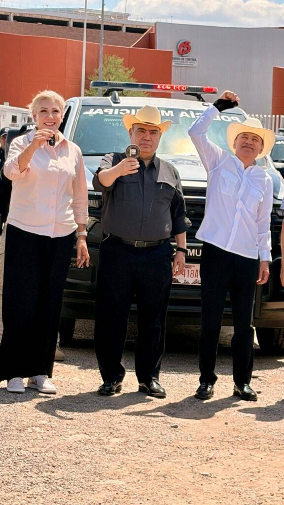 Gobierno de Sonora entrega 18 vehículos para fortalecer la FGJES