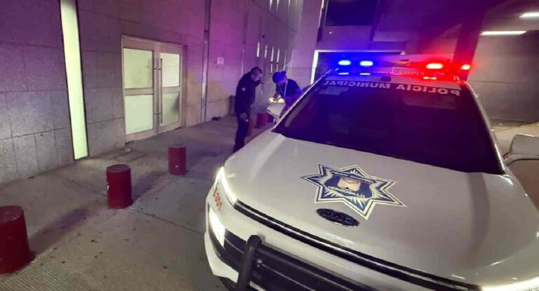 Niño de 2 años sufre convulsiones y es trasladado por policías en Hermosillo Niño de 2 años sufre convulsiones y es trasladado por policías en Hermosillo