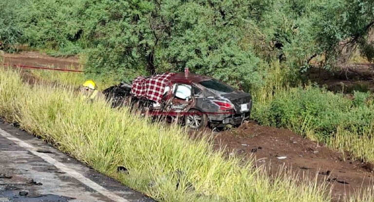 Conductor fallece tras choque frontal en carretera Hermosillo-Ures Conductor fallece tras choque frontal en carretera Hermosillo-Ures