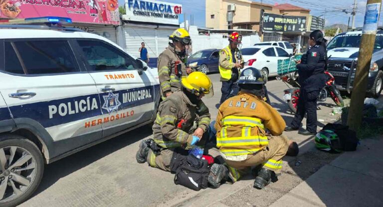 Motociclista lesionado tras choque con sedán en Villa del Real, Hermosillo