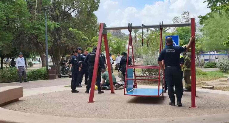Estudiante sufre probable fractura tras caer de columpio en Parque Madero Hermosillo Estudiante sufre probable fractura tras caer de columpio en Parque Madero Hermosillo