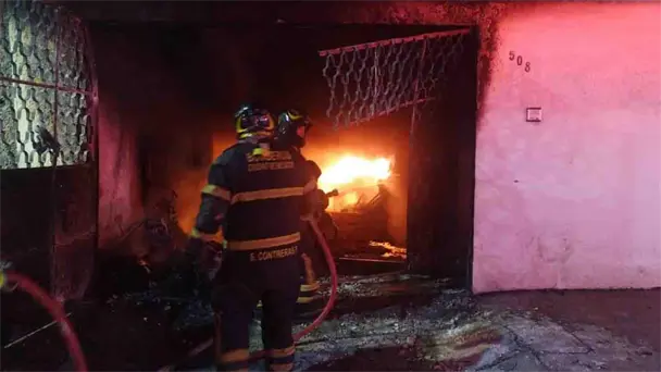 Incendio en vivienda de Gustavo A. Madero deja 13 perros muertos