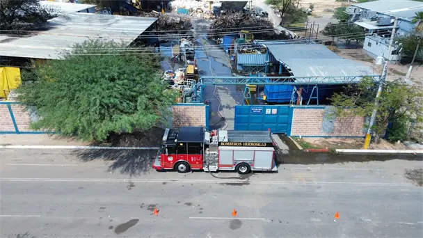 Incendio en recicladora del Parque Industrial de Hermosillo fue controlado Incendio en recicladora del Parque Industrial de Hermosillo fue controlado