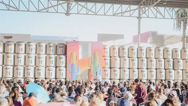 Antonio Astiazarán entrega tinacos gratuitos a más de 10 mil familias en Hermosillo Antonio Astiazarán entrega tinacos gratuitos a más de 10 mil familias en Hermosillo