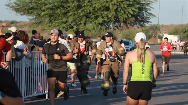 Mil personas participan en carrera por el 80 aniversario de Bomberos de Hermosillo