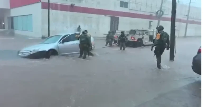 Polo toca tierra entre Guaymas y Empalme; provoca lluvias y vientos en Hermosillo