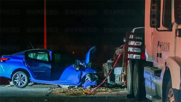 Accidente vehicular fatal en Hermosillo deja un muerto prensado Accidente vehicular fatal en Hermosillo deja un muerto prensado