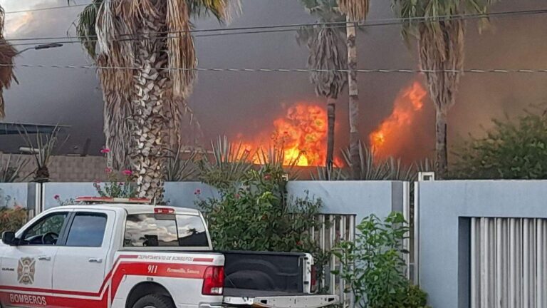 Incendio en Parque Industrial de Hermosillo fue controlado y extinguido Incendio en Parque Industrial de Hermosillo fue controlado y extinguido