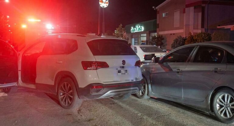 Mujer embarazada resulta lesionada en choque en colonia Olivares de Hermosillo