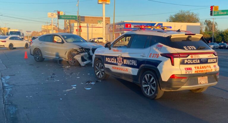 Choque entre dos vehículos deja una persona lesionada en la colonia Olivares de Hermosillo