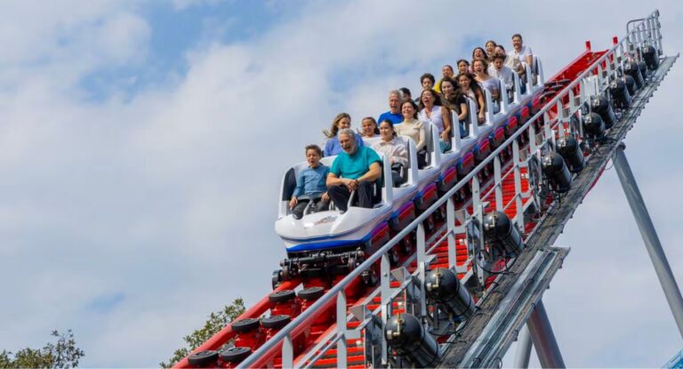 Six Flags cierra temporalmente 10 montañas rusas en EE.UU. y Canadá tras muerte en Goliath