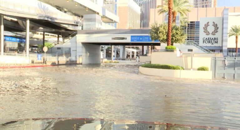 Lluvias récord por remanentes de Rachel causan inundaciones y cierres viales en Las Vegas