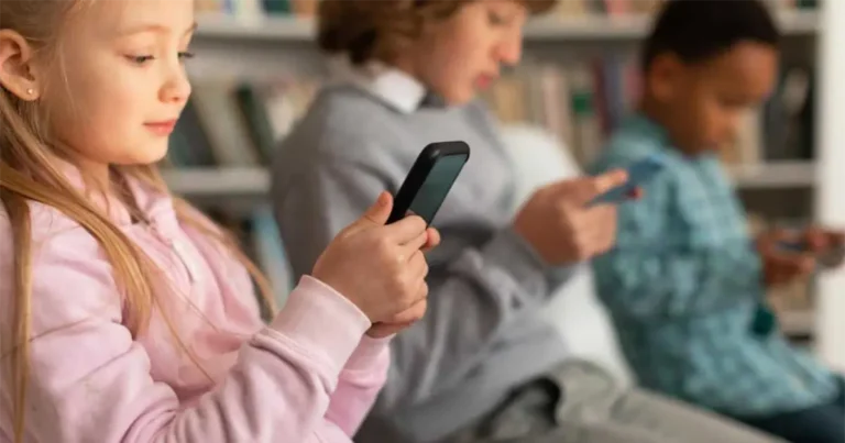 Gobierno de México presenta proyecto de decreto para retirar contenido violento dirigido a menores en plataformas digitales