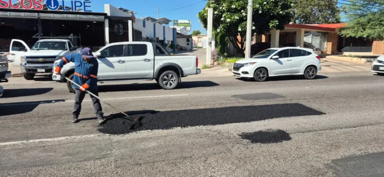 Ayuntamiento de Hermosillo implementa programa intensivo de bacheo para reparar un millón de metros cuadrados en 2026