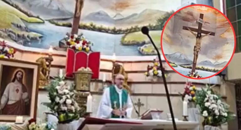 Muere sacerdote Patricio Sánchez Molinari tras caída de cruz durante misa en Guayaquil