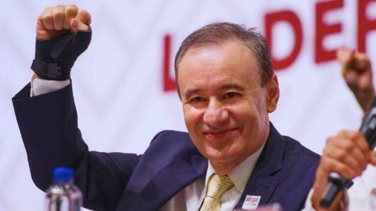 Alfonso Durazo llama a cerrar filas en Morena y toma protesta a 17 coordinadores estatales