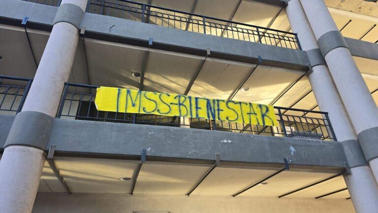 Trabajadores de IMSS Bienestar protestan en Sonora por condiciones laborales y libertad sindical