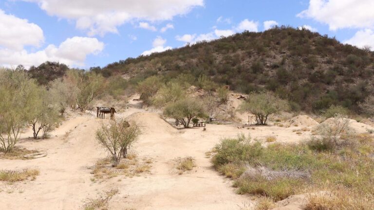 Bomberos auxilian a joven con deshidratación en el Cerro del Bachoco