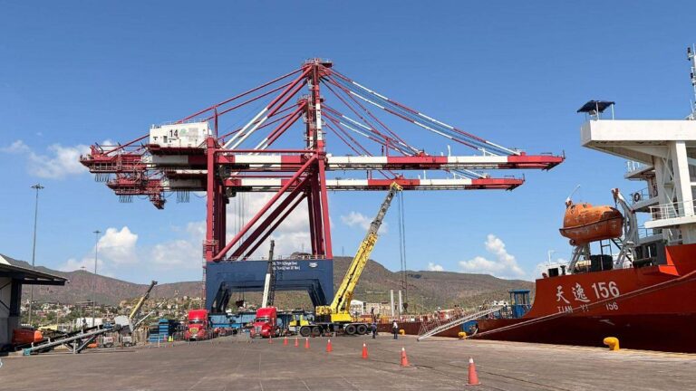 Restringen navegación a embarcaciones menores en Guaymas por viento fuerte y oleaje desde el 5 de octubre
